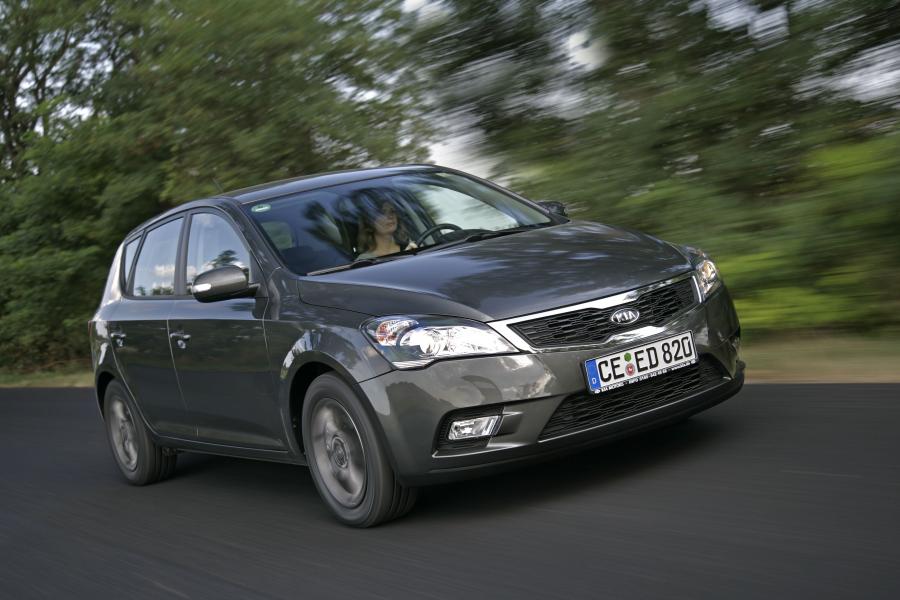  Kia cee&rsquo;d 2009 года  (фото 31 из 98)